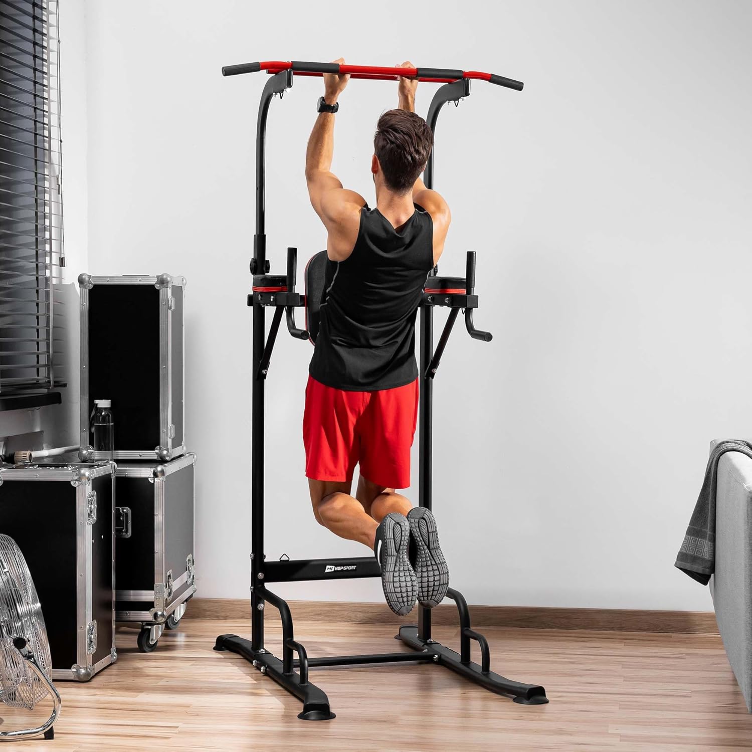 HOP-SPORT® Power Tower HS-1016K avec station de dips, tour de musculation multifonction complet avec barre de traction réglable, Chaise Romaine avec poignées antidérapantes 2 extenseurs, max - 150 kg