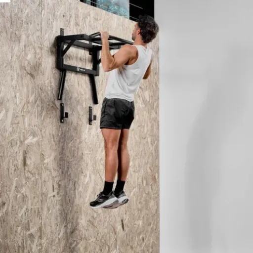 Test Barre de Traction Murale Eric Flag 2-en-1 : la station minimaliste pour tractions et dips à la maison