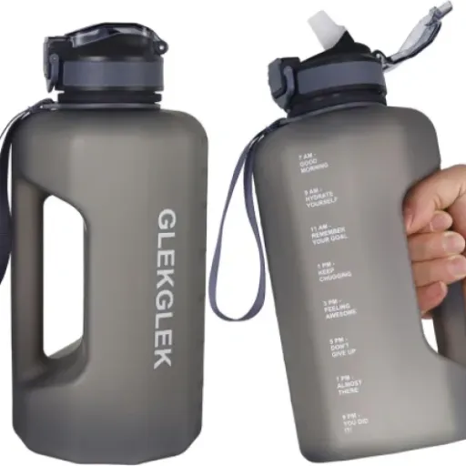 Test GLEKGLEK Gourde 2,2L : la grosse bouteille qui te rappelle de boire (et de muscler ton avant-bras)